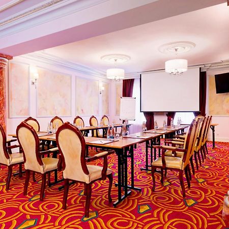 Palacyk Otrebusy Business & Spa Dış mekan fotoğraf