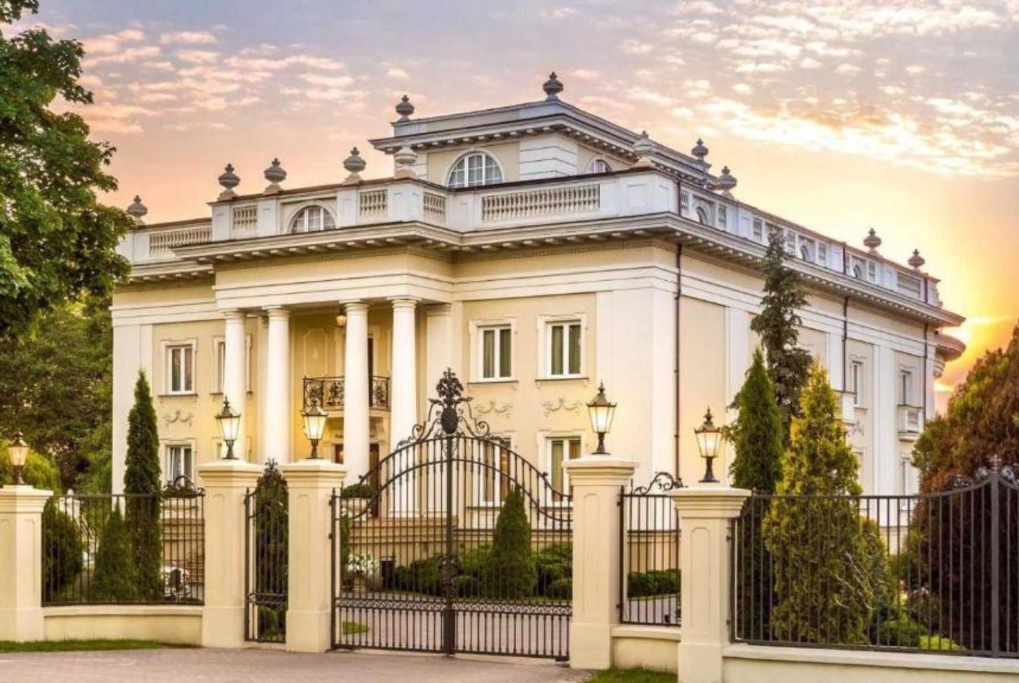 Palacyk Otrebusy Business & Spa Dış mekan fotoğraf