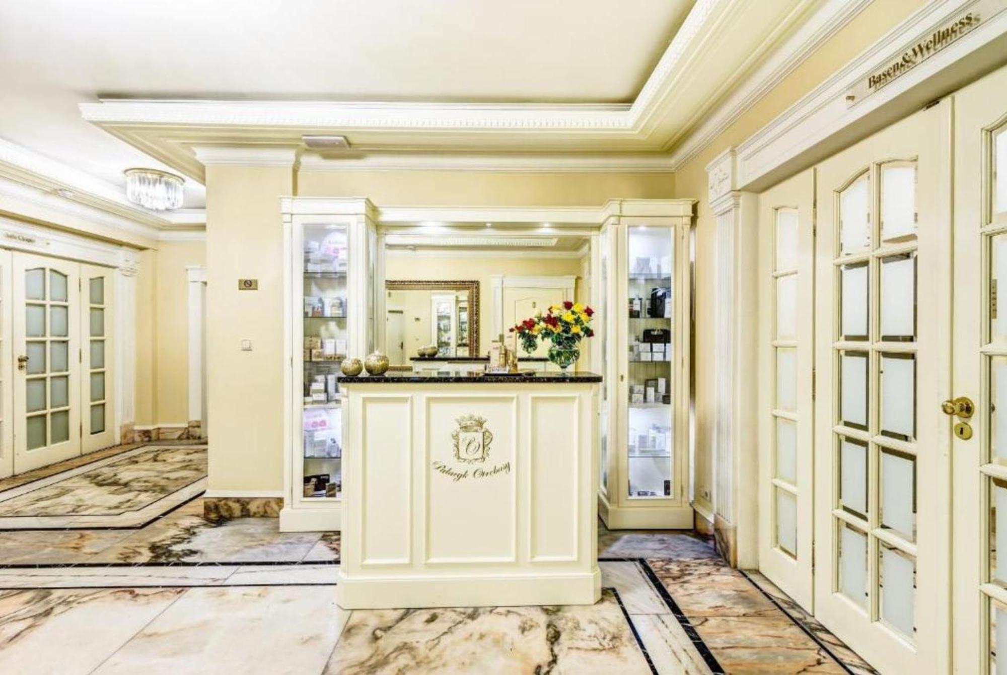 Palacyk Otrebusy Business & Spa Dış mekan fotoğraf