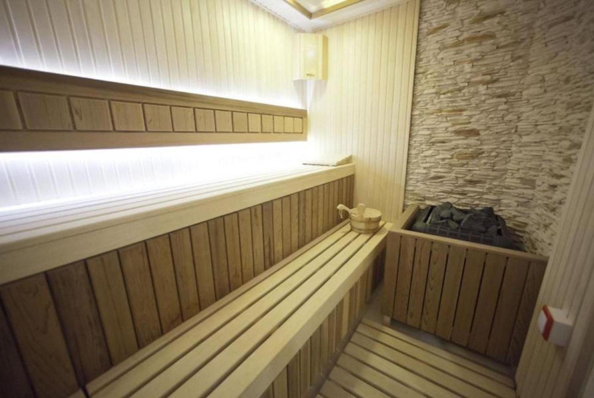 Palacyk Otrebusy Business & Spa Dış mekan fotoğraf