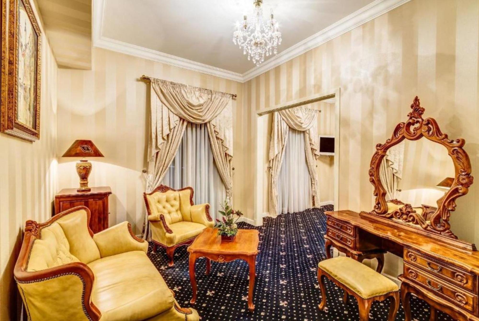 Palacyk Otrebusy Business & Spa Dış mekan fotoğraf