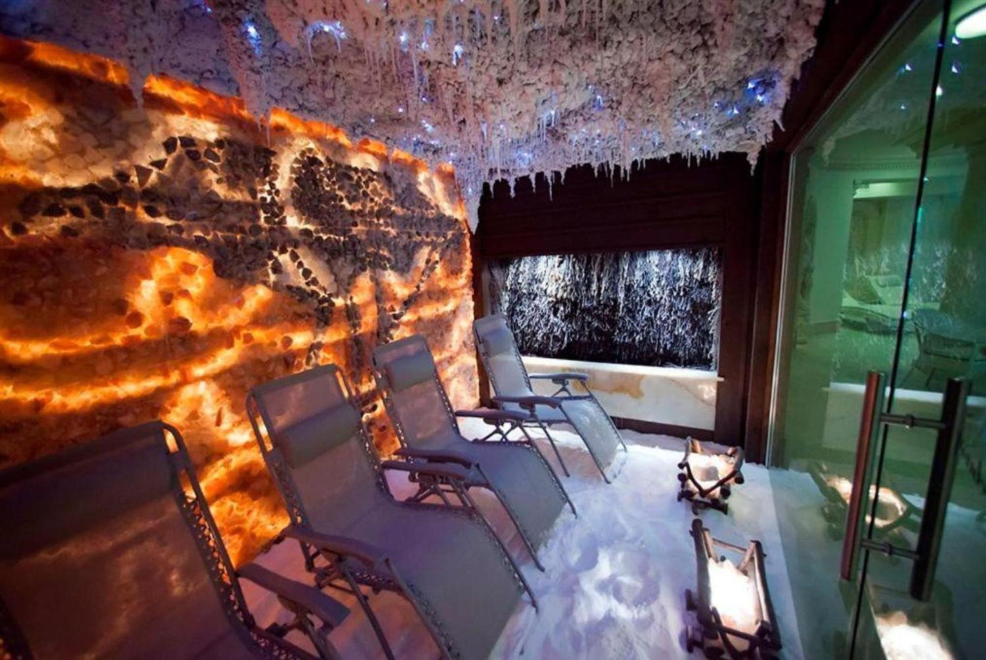 Palacyk Otrebusy Business & Spa Dış mekan fotoğraf
