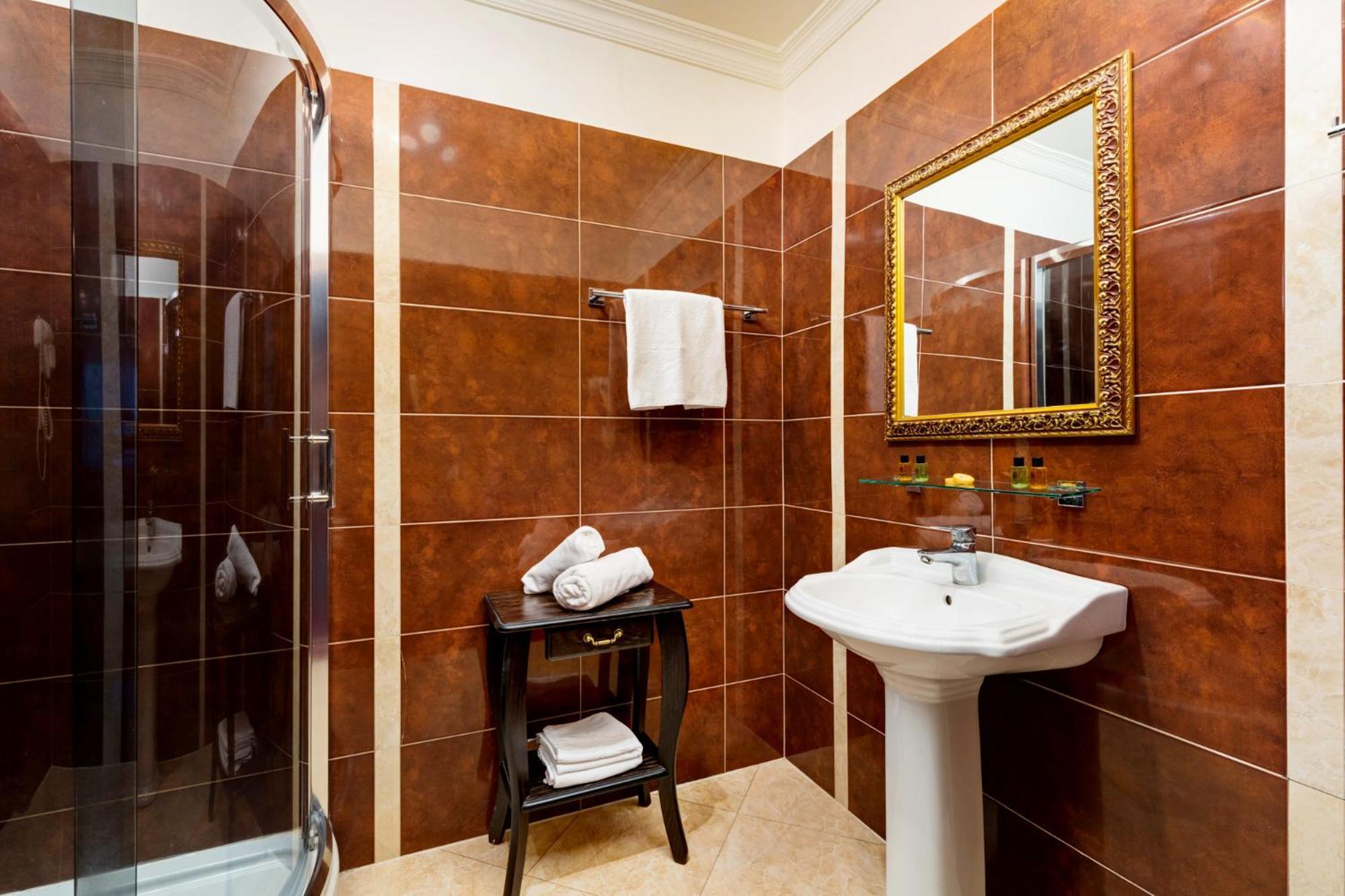 Palacyk Otrebusy Business & Spa Dış mekan fotoğraf